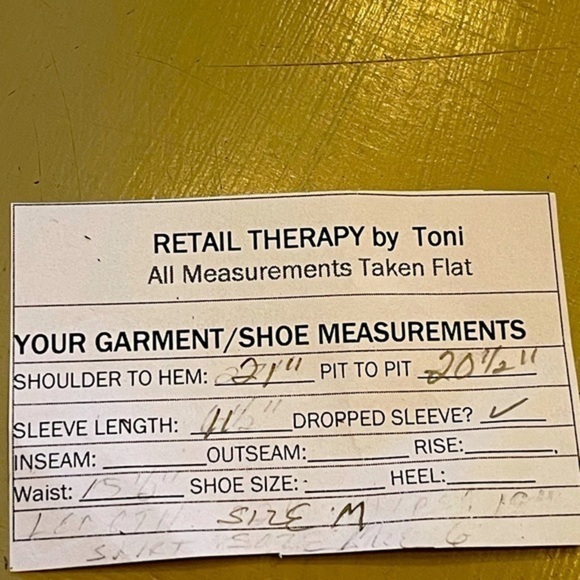 Awesome short tie bottom Tee from Fifth Sun. Calling all dog lovers ❤️. EUC - M - Picture 4 of 4